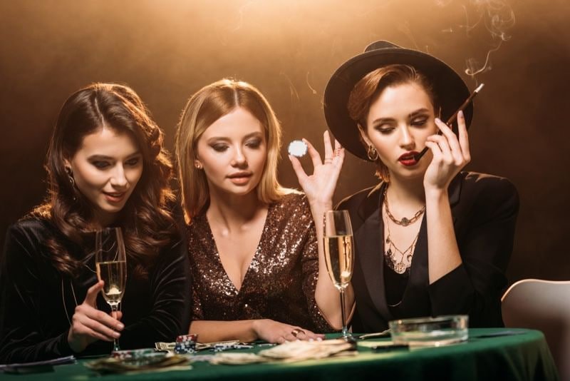 Promosi cashback mingguan dan penawaran tier-khusus di ipermainan